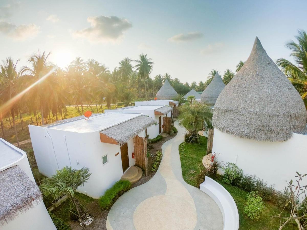 Resto Sea Resort - Baan Krut Prachuap Khiri Khan Exteriör bild